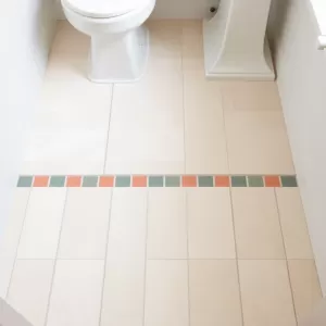 Jak Ułożyć Płytki W Małej Łazience Na Podłodze